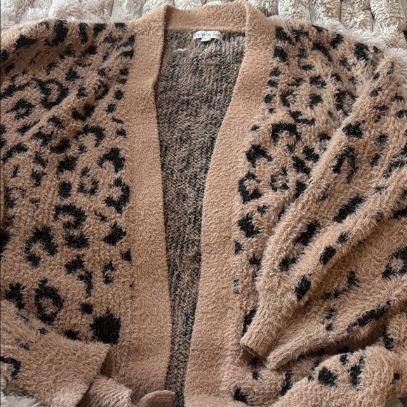 Leopard Print Puff Sleeve Cardigan - Picture 3 of 6